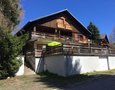 Appartement 55m2 dans chalet à  AX 3 domaines – 150m des pistes-Grande terrasse